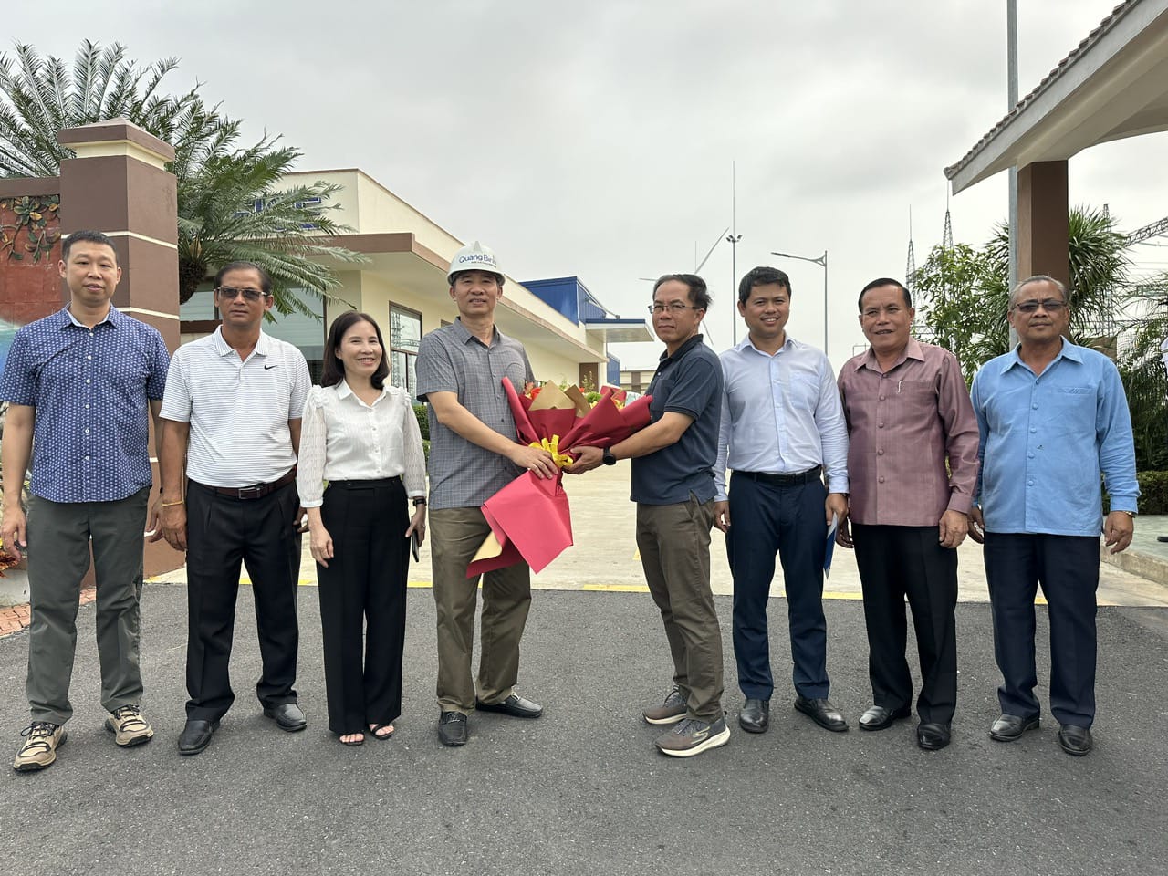 Đoàn thăm Cụm Trang trại Điện gió B&T