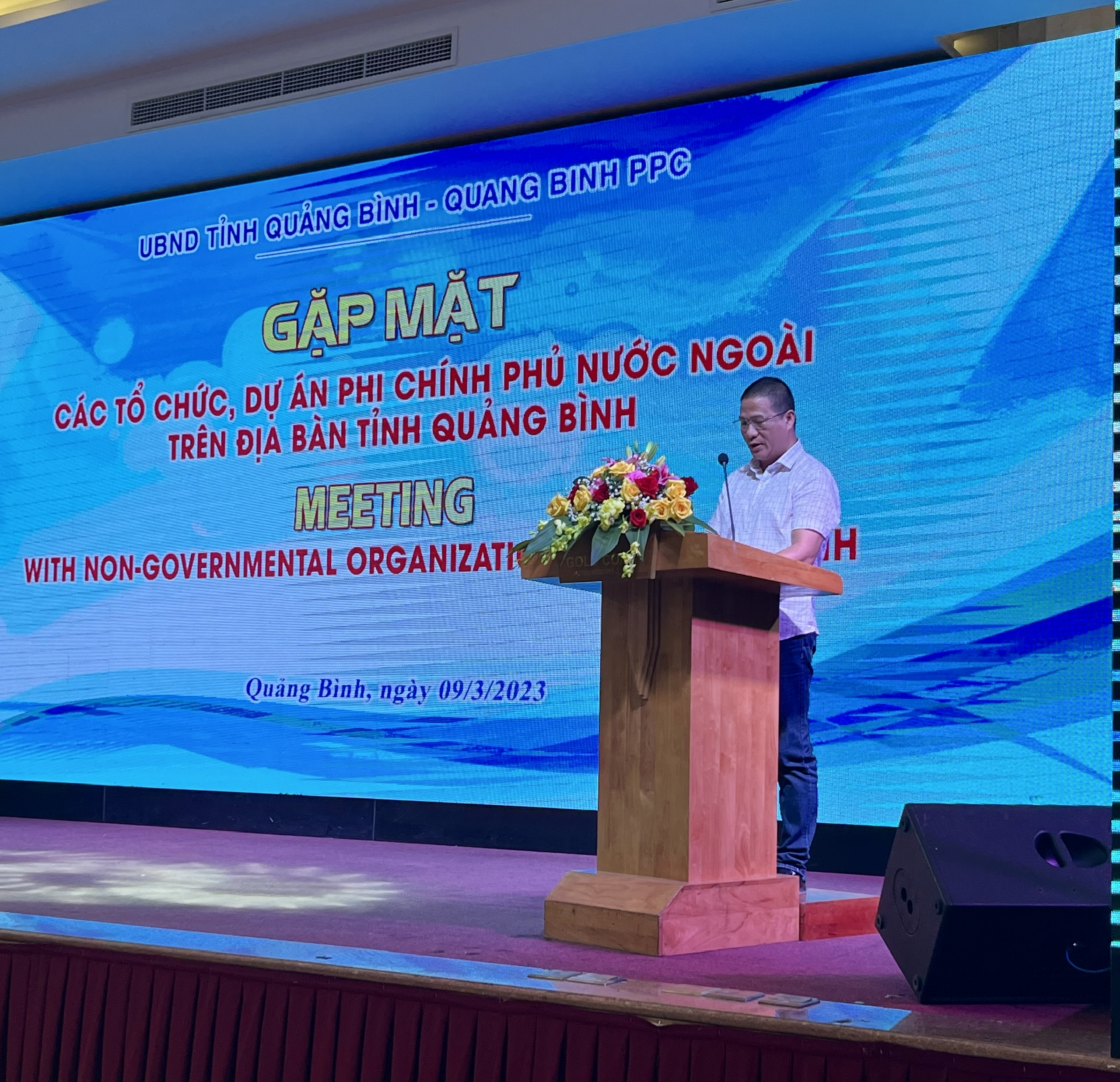 Ông Lê Đức Hà - Quản lý Plan vùng Quảng Bình, tổ chức Plan International, thay mặt người lao động tại các tổ chức, dự án PCPNN phát biểu